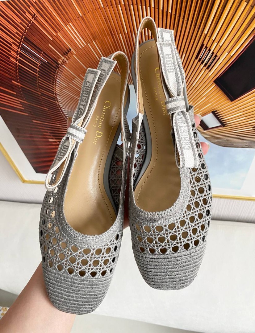 Женские туфли Christian Dior 2022 серые с открытой пяткой