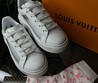 Женские кеды Louis Vuitton 2022 кожаные белые с золотой пяткой