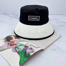 Женская панама Chanel 2022 черная с белым