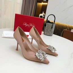 Женские туфли Roger Vivier 2022 бежевые