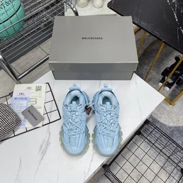 Женские кроссовки Balenciaga 2022-2023 светло-голубые