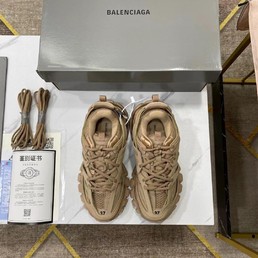 Женские кроссовки Balenciaga 2022-2023 бежевые