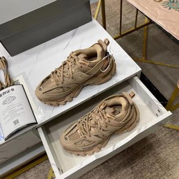 Женские кроссовки Balenciaga 2022-2023 бежевые