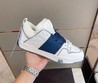 Мужские кроссовки Valentino 2022-2023 белые с синими шнурками