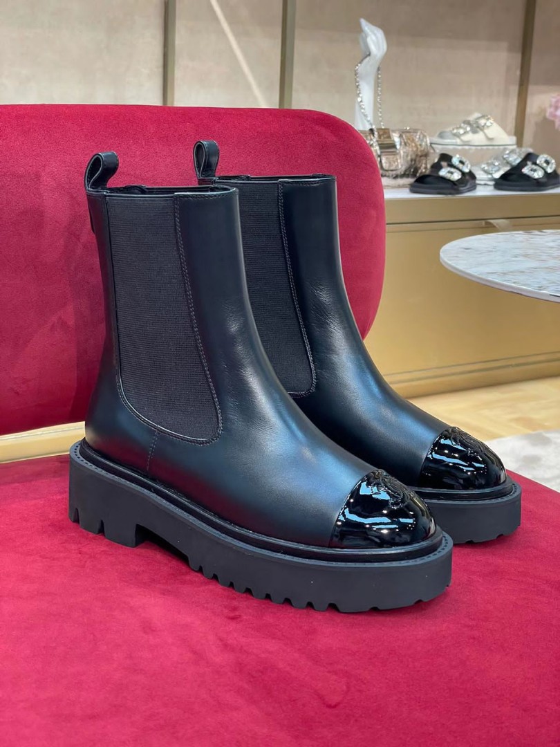 Женские ботинки Chanel 2022 черные кожаные с глянцевым носом