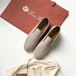 Женские лоферы Loro Piana 2022 замшевые серо-бежевые