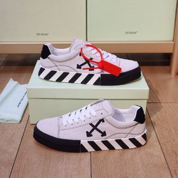 Женские кроссовки Off White 2022 белые с черным