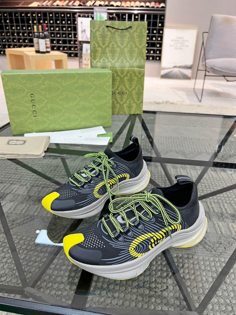 Мужские кроссовки Gucci 2022-2023 черные с зелеными шнурками