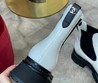 Женские ботинки Chanel 2022 белые кожаные с глянцевым носом