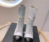 Женские ботинки Chanel 2022 белые кожаные с логотипом и глянцевым носом