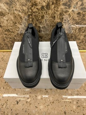 Мужские кроссовки Givenchy 2022-2023 черные кожаные с замком