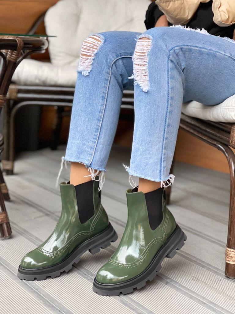 Женские ботинки Alexander McQueen 2022 темно-зеленые кожаные глянцевые