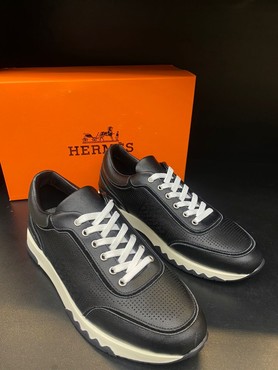 Мужские кроссовки Hermes 2022 кожаные черные с белой окантовкой