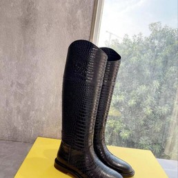 Женские сапоги Fendi 2022 кожаные черные с орнаментом