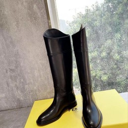 Женские сапоги Fendi 2022 кожаные черные