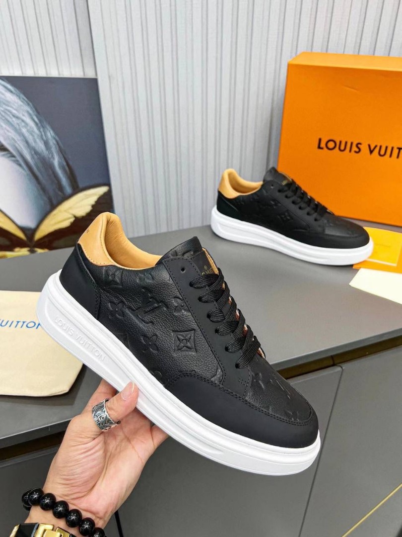 Мужские кроссовки Louis Vuitton 2022 черные кожаные с белой подошвой