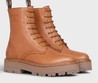 Женские ботинки Celine 2022 коричневые кожаные под шнуровку