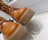 Женские ботинки Celine 2022 коричневые кожаные со шнуровкой и логотипом на подошве