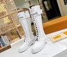Сапоги женские Louis Vuitton 2022 кожаные белые с черным логотипом