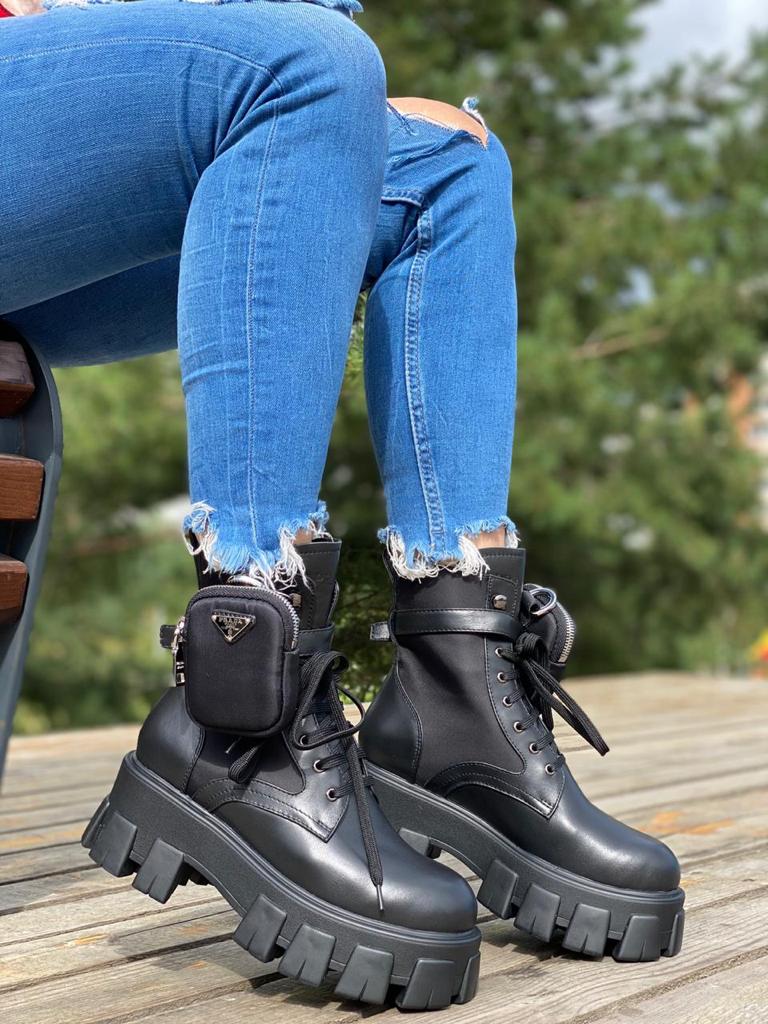 Женские ботинки Prada 2022 черные кожаные на высокой подошве