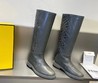 Женские сапоги Fendi 2022 серые кожаные с орнаментом