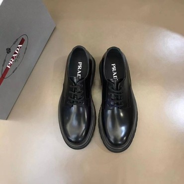Мужские ботинки кожаные Prada 2022 черные