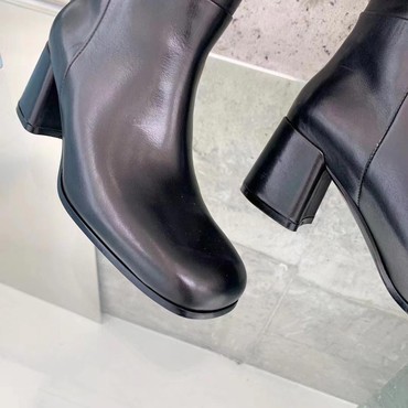 Женские ботинки Prada 2022 гладкие черные