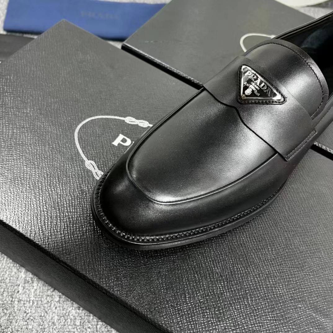 Мужские ботинки кожаные Prada 2022 черные без шнурков