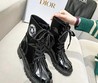 Женские ботинки Christian Dior 2022 кожаные черные глянцевые с белым логотипом и шнурками