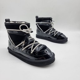 Женские сапоги Chanel 2022 черные комбинированные зимние