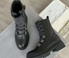 Женские кожаные ботинки Brunello Cucinelli 2022 черные кожаные на серой шнуровке