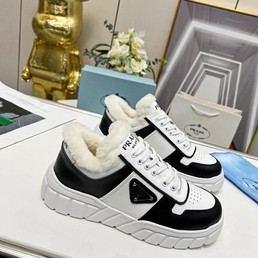 Мужские зимние кроссовки кожаные Prada 2022 белые