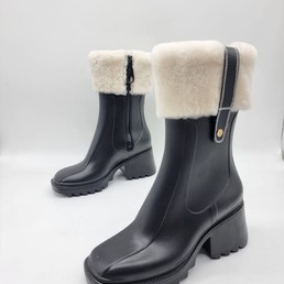 Женские зимние ботинки Chloe 2022-2023 черные резиновые