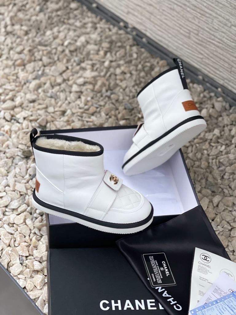 Женские ботинки Chanel 2022 зимние белые