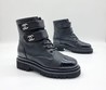 Женские высокие ботинки кожаные Chanel 2022 черные