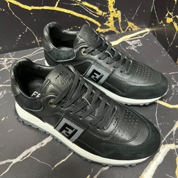 Мужские кожаные кроссовки Fendi 2022-2023 черные с перфорацией