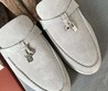 Женские зимние лоферы Loro Piana 2022 замшевые серые с бежевым мехом