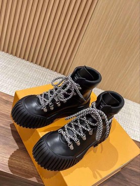 Женские зимние ботинки Louis Vuitton 2022 черные кожаные