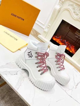 Женские зимние ботинки Louis Vuitton 2022 белые кожаные