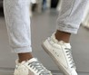 Женские зимние кеды Golden Goose 2022 белые с белым мехом