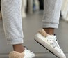 Женские зимние кеды Golden Goose 2022 белые с черно-белыми шнурками