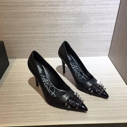 Женские туфли Valentino черные кожаные с декором