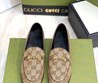 Женские лоферы Gucci бежевые с орнаментом GG с черной стелькой