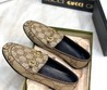 Женские лоферы Gucci бежевые с орнаментом GG с черной стелькой