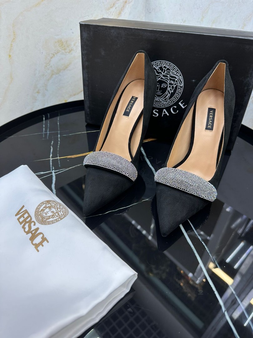 Женские туфли Versace черные замшевые с декором