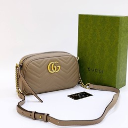 Женская сумка Gucci кожаная бежевая 24Х14