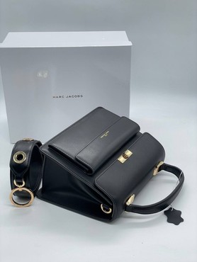 Женская сумка Marc Jacobs 23x18 черная кожаная