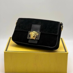 Сумка Fendi черная 23x14