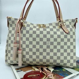 Женская кожаная сумка Louis Vuitton серая с оттенком 35x24