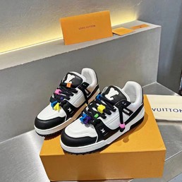 Кроссовки женские Louis Vuitton LV Trainer белые с черным кожаные